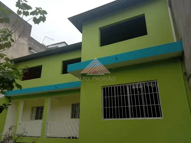 Sobrado com 253m² 5 quartos e 4 banheiros, à venda, no bairro Vila Feital em Mauá