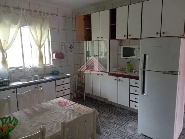 Sobrado com 253m² 5 quartos e 4 banheiros, à venda, no bairro Vila Feital em Mauá