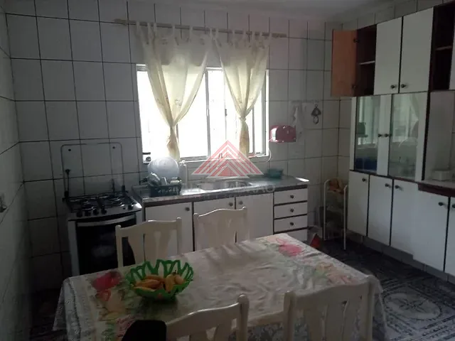 Sobrado com 253m² 5 quartos e 4 banheiros, à venda, no bairro Vila Feital em Mauá
