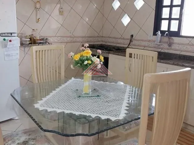 Sobrado com 140m² 3 quartos e 3 banheiros, à venda, no bairro Parque São Vicente em Mauá