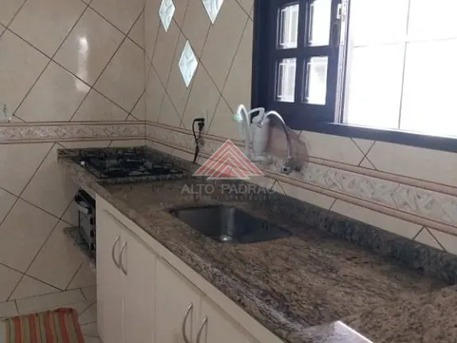 Sobrado com 140m² 3 quartos e 3 banheiros, à venda, no bairro Parque São Vicente em Mauá