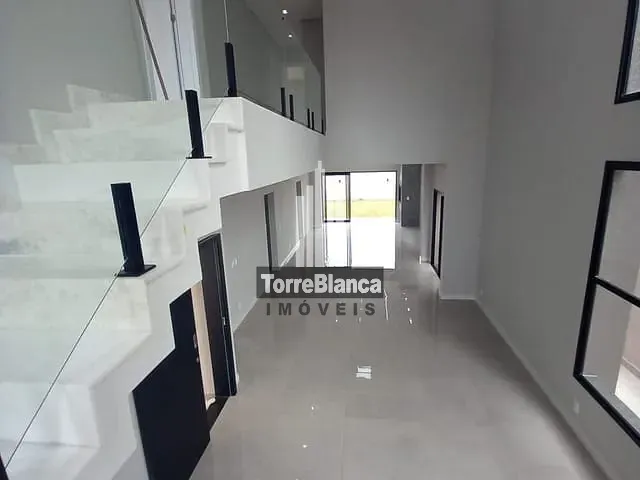 Sobrado com 357m² 4 quartos e 3 banheiros, à venda, no bairro Jardim Carvalho em Ponta Grossa