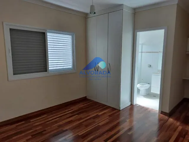 Sobrado com 375m² 3 quartos e 1 banheiro, à venda, no bairro Urbanova em São José dos Campos