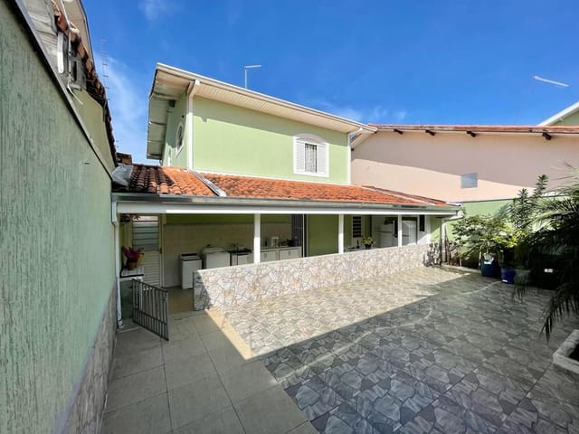 Foto do Sobrado - Sobrado com 3 dormitórios à venda, 235 m² por R$ 900.000,00 - Jardim das Indústrias - São José dos Campos/SP | RUSSI IMÓVEIS