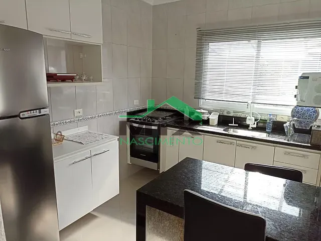 Sobrado com 107m² 2 quartos e 2 banheiros, à venda, no bairro Vila Cecília Maria em Santo André