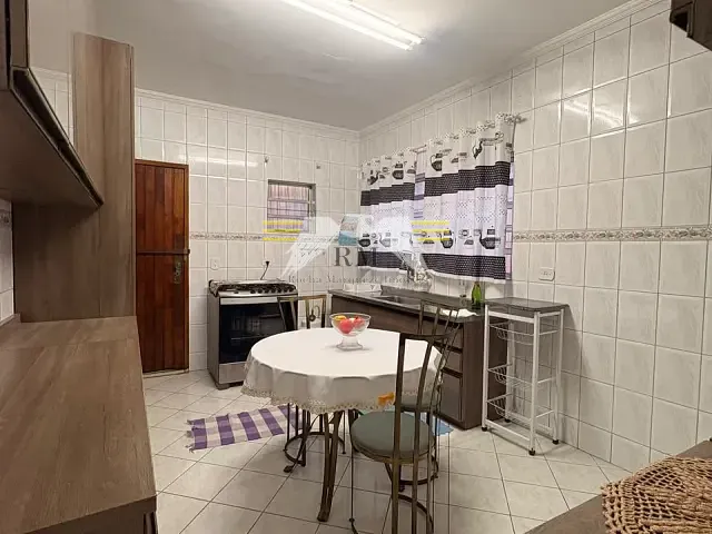 Sobrado com 230m² 3 quartos e 3 banheiros, à venda ou para alugar, no bairro Vila Dona Sara em São Paulo