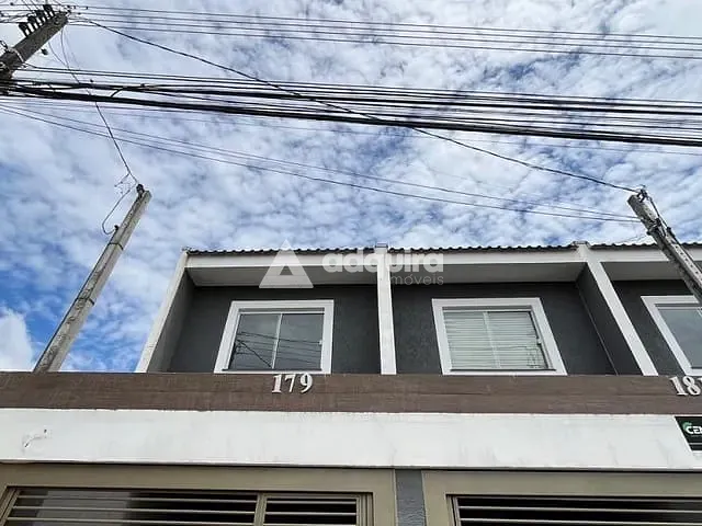 Sobrado 2 quartos e 2 banheiros, à venda, no bairro Nova Rússia em Ponta Grossa
