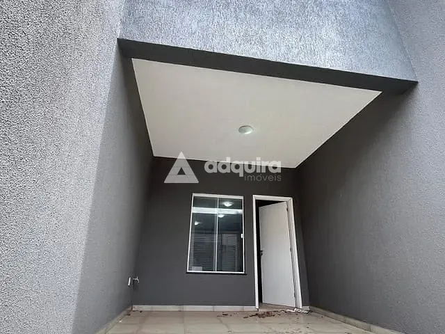 Sobrado 2 quartos e 2 banheiros, à venda, no bairro Nova Rússia em Ponta Grossa