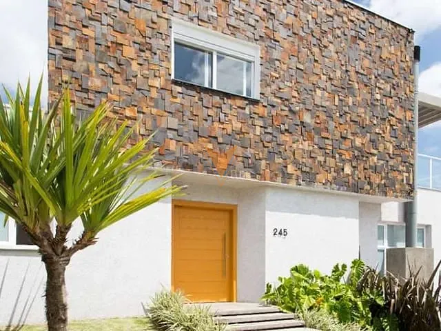 Sobrado com 710m² 4 quartos e 4 banheiros, à venda, no bairro São Paulo II em Cotia