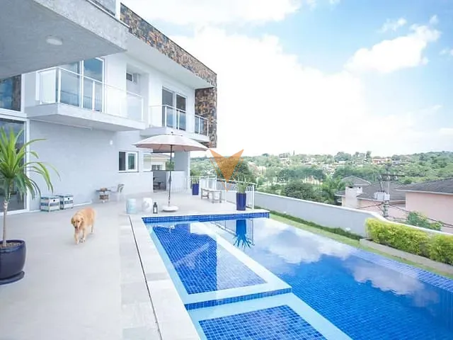 Sobrado com 710m² 4 quartos e 4 banheiros, à venda, no bairro São Paulo II em Cotia