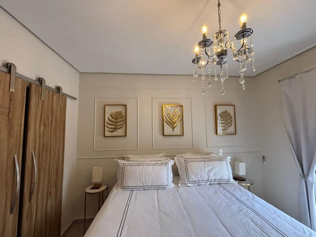 Foto do Sobrado - Sobrado para venda em Jardim Santa Mena com 4 quartos, sendo 2 suítes, 200m² | Lares e Andares Imóveis
