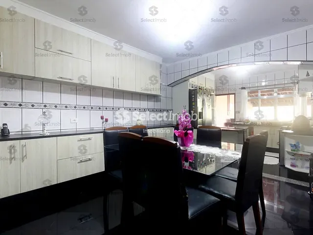 Sobrado com 300m² 3 quartos e 3 banheiros, à venda, no bairro Centro Alto em Ribeirão Pires