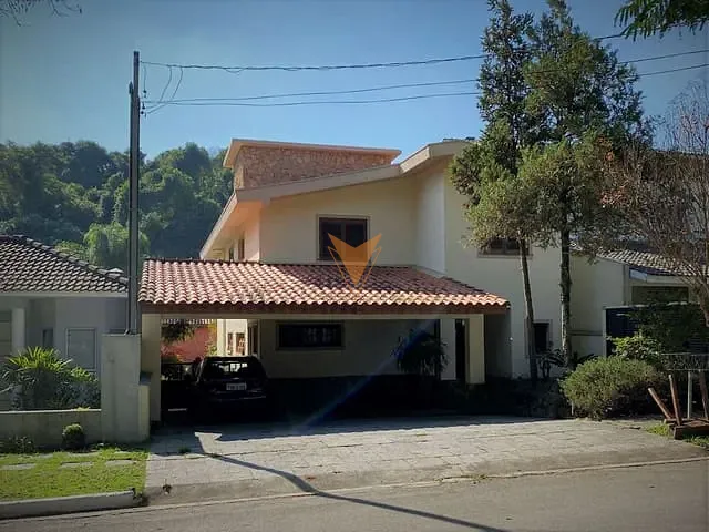 Sobrado com 493m² 4 quartos e 3 banheiros, à venda, no bairro São Paulo II em Cotia