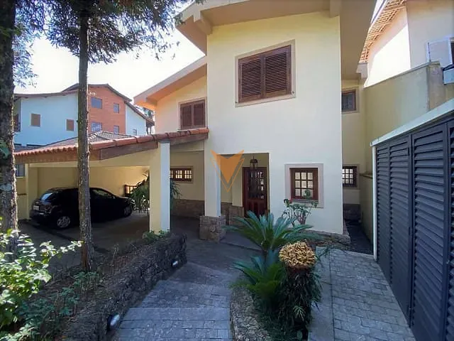 Sobrado com 493m² 4 quartos e 3 banheiros, à venda, no bairro São Paulo II em Cotia