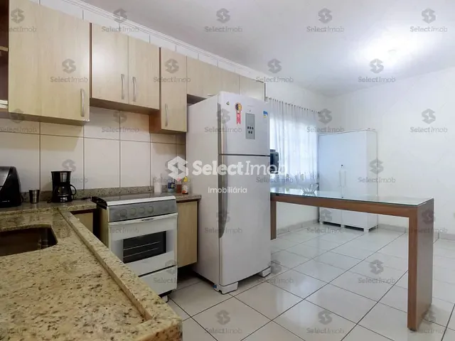 Sobrado com 160m² 3 quartos e 3 banheiros, à venda, no bairro Vila Dirce em Mauá