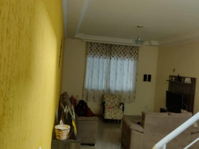 Foto do Sobrado - Sobrado para venda em Jardim Ferrazense com 2 quartos, sendo 1 suíte, 140m² | Lares e Andares Imóveis
