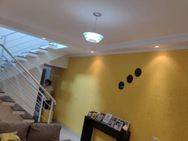 Foto do Sobrado - Sobrado para venda em Jardim Ferrazense com 2 quartos, sendo 1 suíte, 140m² | Lares e Andares Imóveis