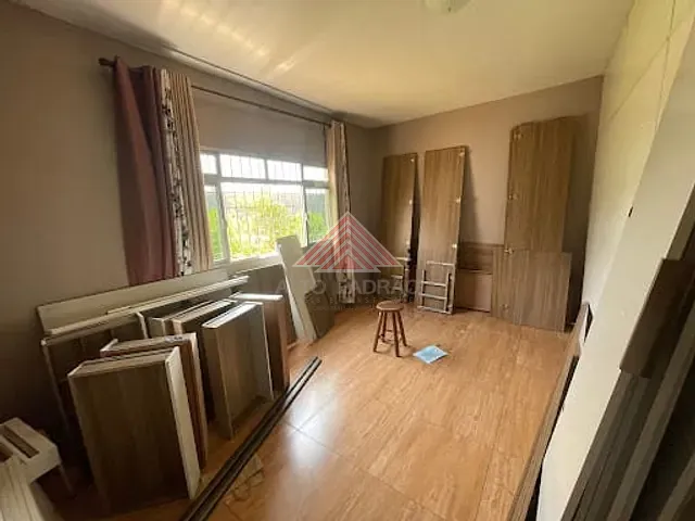 Sobrado com 295m² 3 quartos e 2 banheiros, à venda, no bairro Jardim Bom Recanto em Mauá