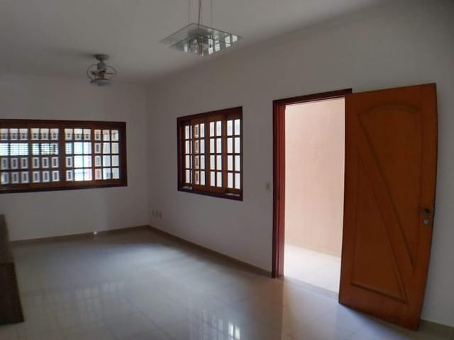 Foto do Sobrado - Sobrado com 3 dormitórios à venda, 182 m² por R$ 550.000,00 - Parque Industrial - São José dos Campos/SP | INDEPENDENCE NEGOCIOS IMOBILIARIOS LTDA