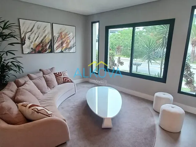 Sobrado com 450m² 5 quartos e 8 banheiros, à venda, no bairro Jardim do Golfe em São José dos Campos