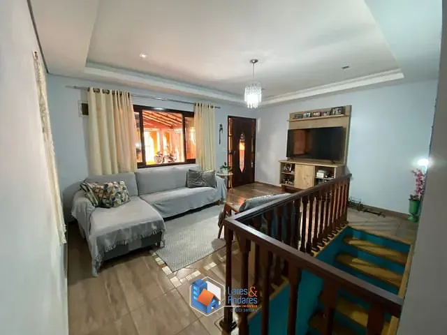Sobrado com 129m² 4 quartos e 2 banheiros, à venda, no bairro Aparecida em Bragança Paulista