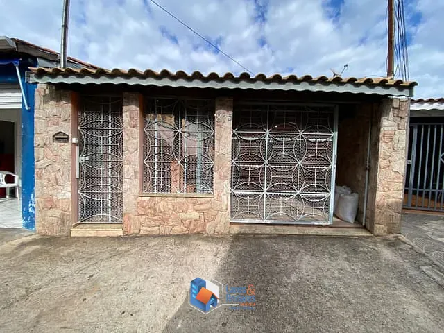 Sobrado com 129m² 4 quartos e 2 banheiros, à venda, no bairro Aparecida em Bragança Paulista