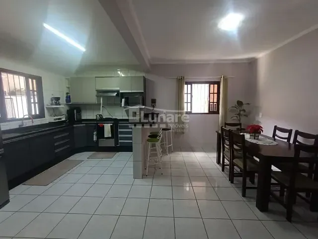 Sobrado com 135m² 3 quartos e 2 banheiros, à venda, no bairro Vila Rei em Mogi das Cruzes