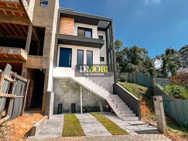 Sobrado com 130m² 3 quartos e 2 banheiros, à venda, no bairro Jansen em Gravataí