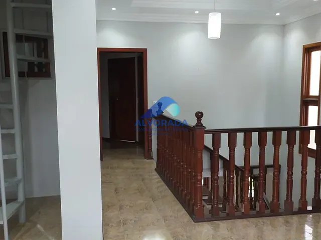 Sobrado com 360m² 6 quartos e 1 banheiro, à venda, no bairro Urbanova em São José dos Campos