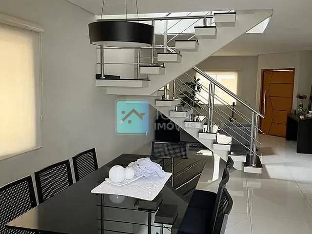 Sobrado com 270m² 4 quartos e 3 banheiros, à venda, no bairro Urbanova em São José dos Campos