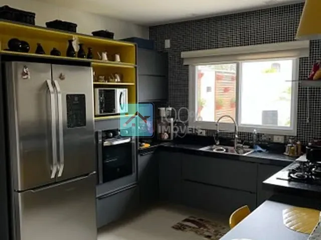 Sobrado com 270m² 4 quartos e 3 banheiros, à venda, no bairro Urbanova em São José dos Campos