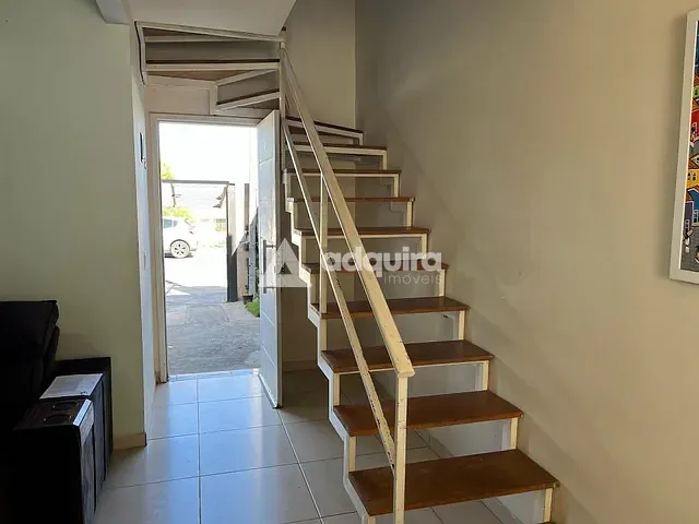 Sobrado com 61m² 2 quartos e 1 banheiro, à venda, no bairro Neves em Ponta Grossa