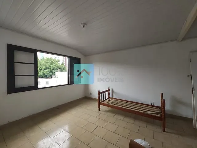 Sobrado com 300m² 5 quartos e 4 banheiros, à venda ou para alugar, no bairro Jardim Esplanada em São José dos Campos