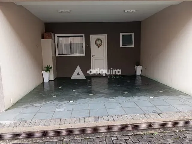 Sobrado 3 quartos e 2 banheiros, à venda, no bairro Orfãs em Ponta Grossa