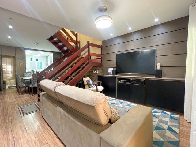 Foto do Sobrado - Sobrado para venda em Parque São Vicente com 3 quartos, sendo 1 suíte, 152m² | Lares e Andares Imóveis