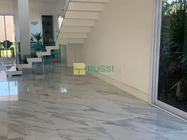 Sobrado com 315m² 4 quartos e 5 banheiros, à venda, no bairro Urbanova em São José dos Campos