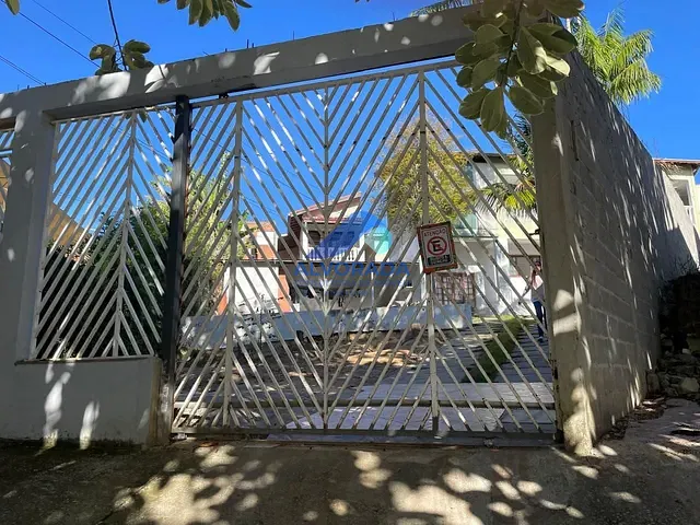 Sobrado com 443m² 3 quartos e 2 banheiros, à venda, no bairro Jardim República em São José dos Campos