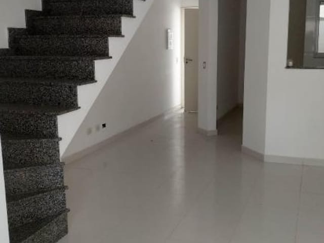Foto do Sobrado - Sobrado com 3 dormitórios à venda, 119 m² por R$ 320.000,00 - Jardim Santa Maria - Jacareí/SP | INDEPENDENCE NEGOCIOS IMOBILIARIOS LTDA