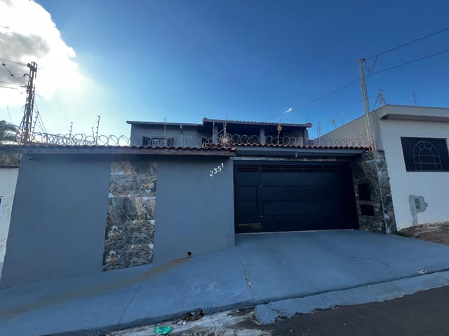 Foto do Sobrado - Sobrado para venda em Jardim Boa Esperança com 3 quartos, sendo 1 suíte, 285m² | Lares e Andares Imóveis