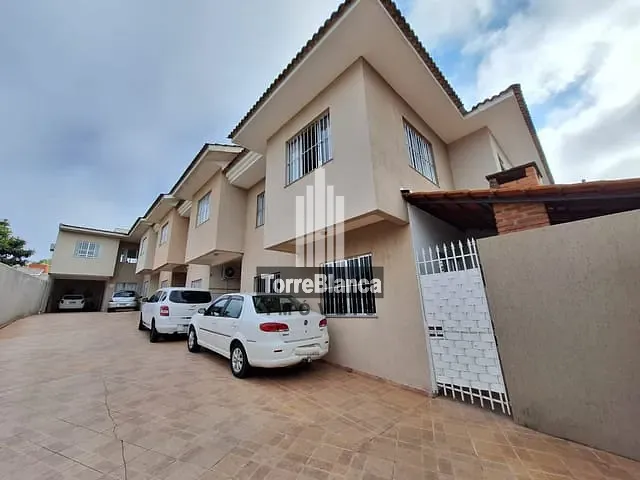 Sobrado com 102m² 3 quartos e 3 banheiros, à venda, no bairro Jardim Carvalho em Ponta Grossa