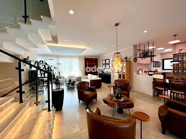 Sobrado com 786m² 4 quartos e 5 banheiros, à venda, no bairro Estrela em Ponta Grossa