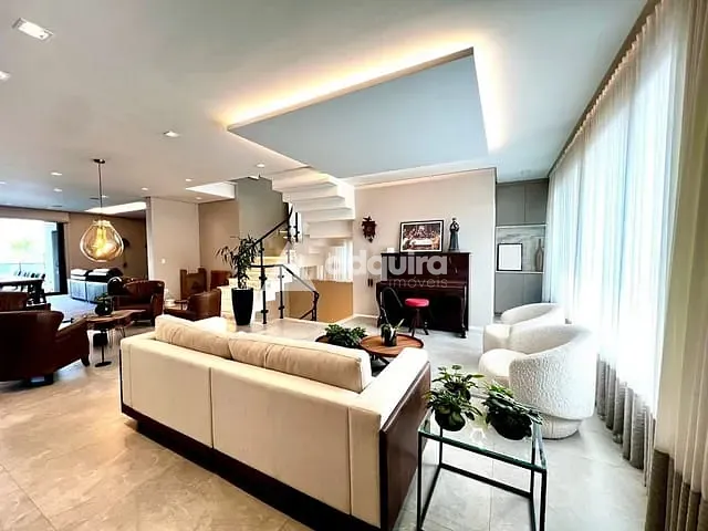 Sobrado com 786m² 4 quartos e 5 banheiros, à venda, no bairro Estrela em Ponta Grossa