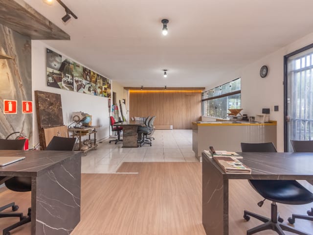 Foto do Sobrado - Sobrado para venda em Utinga com 3 quartos, sendo 3 suítes, 700m² | Lares e Andares Imóveis
