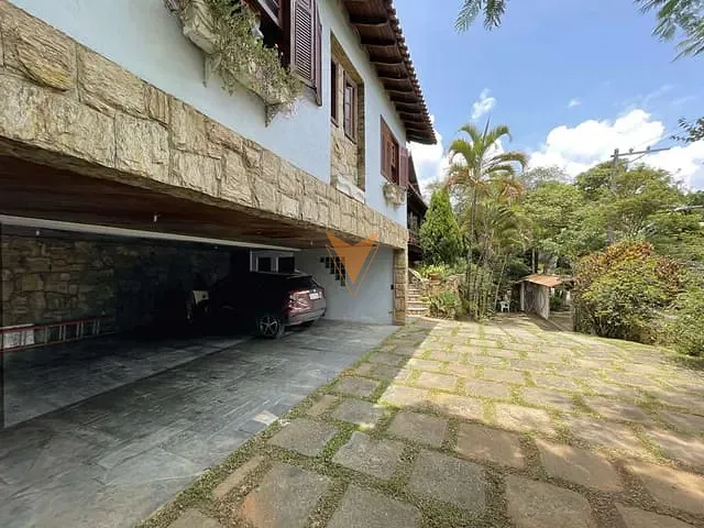 Sobrado com 1661m² 6 quartos e 5 banheiros, à venda, no bairro Granja Viana II em Cotia