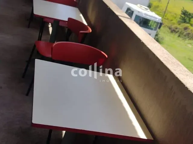 Sobrado com 216m² 3 quartos e 4 banheiros, à venda, no bairro Outeiro de Passárgada em Cotia