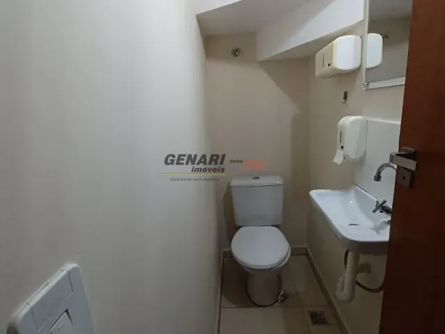 Sobrado com 100m² 2 quartos e 2 banheiros, para alugar, no bairro Jardim Nely em Indaiatuba