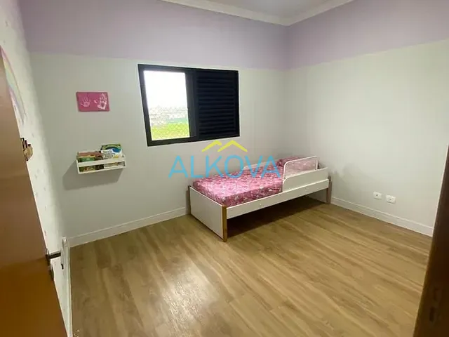 Sobrado com 250m² 3 quartos e 4 banheiros, à venda, no bairro Jardim das Flores em São José dos Campos
