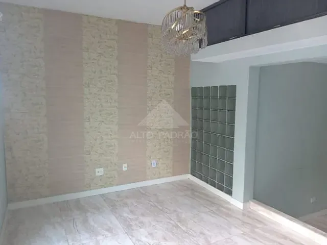 Sobrado com 125m² 4 quartos e 3 banheiros, à venda, no bairro Jardim Guapituba em Mauá