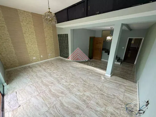 Sobrado com 125m² 4 quartos e 3 banheiros, à venda, no bairro Jardim Guapituba em Mauá