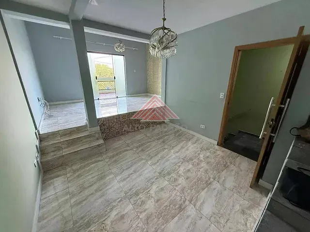 Sobrado com 125m² 4 quartos e 3 banheiros, à venda, no bairro Jardim Guapituba em Mauá